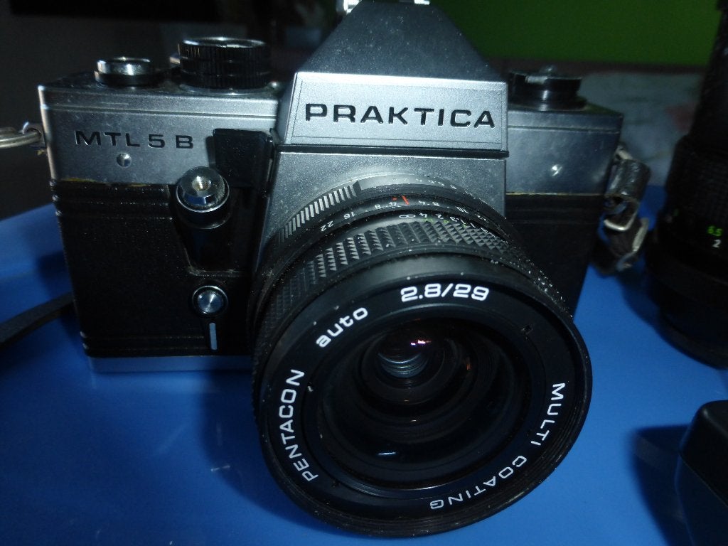 Praktica MTL 5 B camera + 2 lenzen + flitser, Ophalen of Verzenden, Zo goed als nieuw