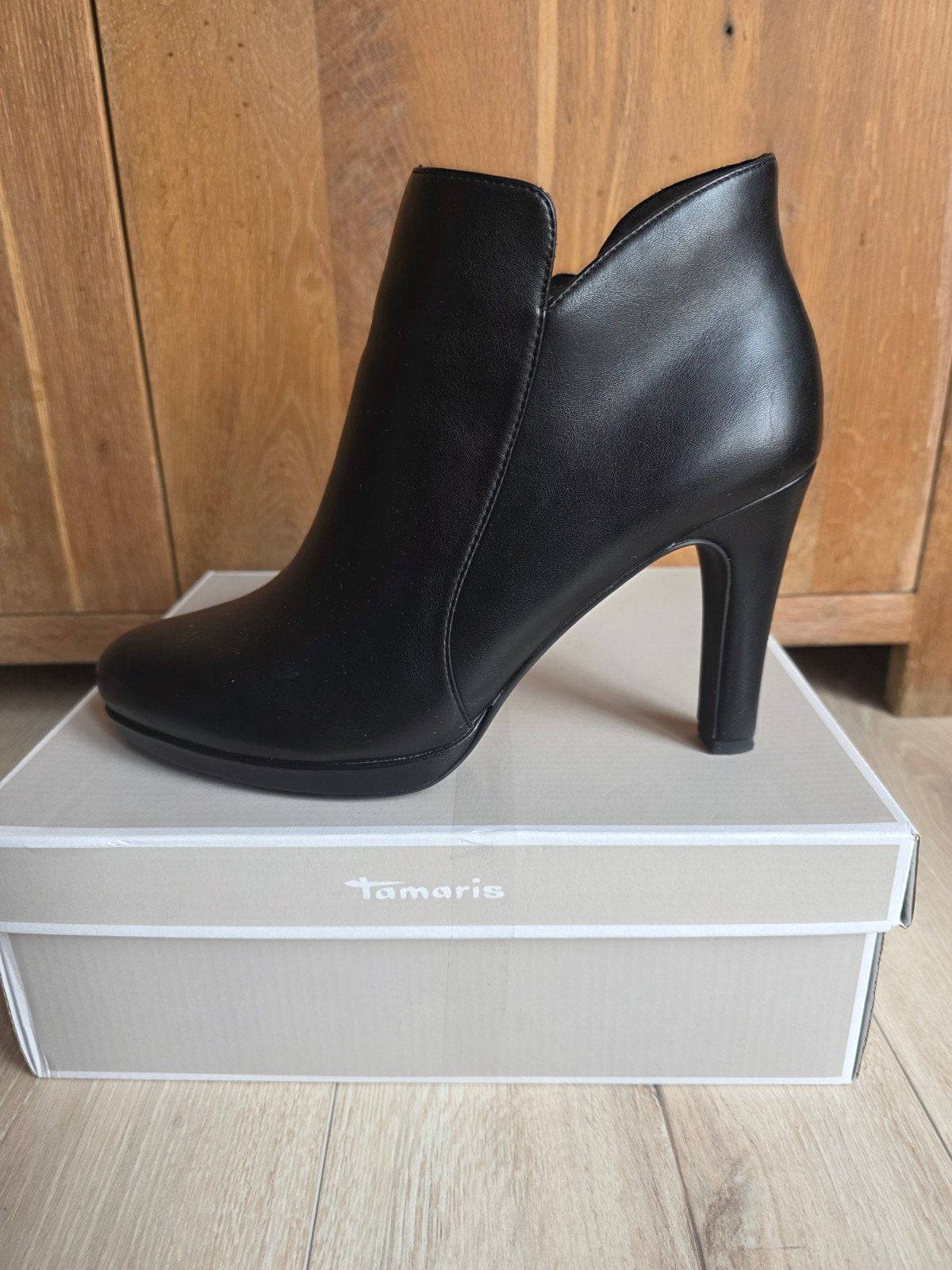 diverse schoenen, Enlèvement