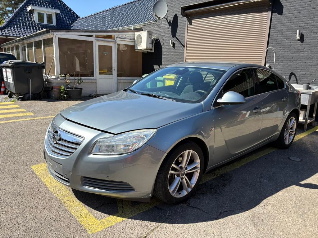 Opel insignia 1.6 benzine 2010, Euro 5, Stof, Zwart, Navigatiesysteem