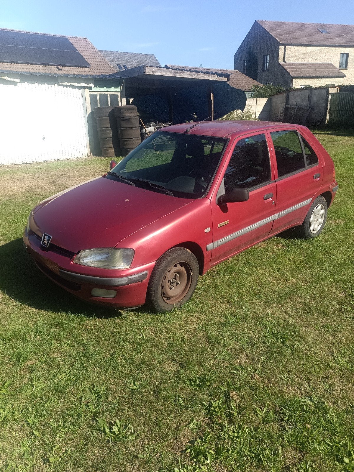 Te koop voor onderdellen export of opmaak Peugeot 106 1.1 be, Enlèvement, Peugeot