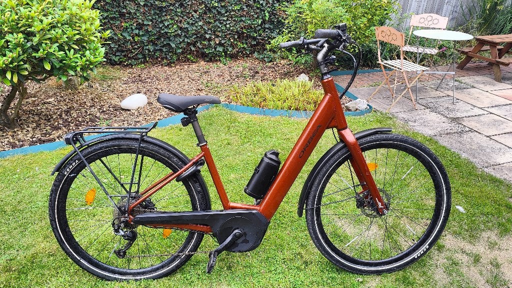 Vélo électrique pour femmes, Autres marques, 50 km par batterie ou plus, 59 cm ou plus, Enlèvement