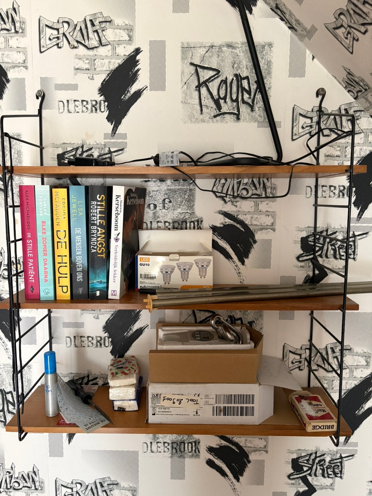 Hang boekenrek, Huis en Inrichting, Ophalen, Zo goed als nieuw