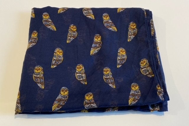 Donkerblauwe foulard met uiltjes, Kleding | Dames, Mutsen, Sjaals en Handschoenen, Ophalen of Verzenden, Zo goed als nieuw, Sjaal
