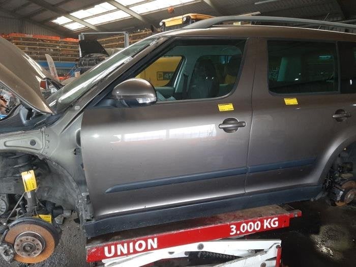Portière 4portes avant gauche d'un Skoda Yeti (1M), -, -, 3 mois de garantie, Utilisé