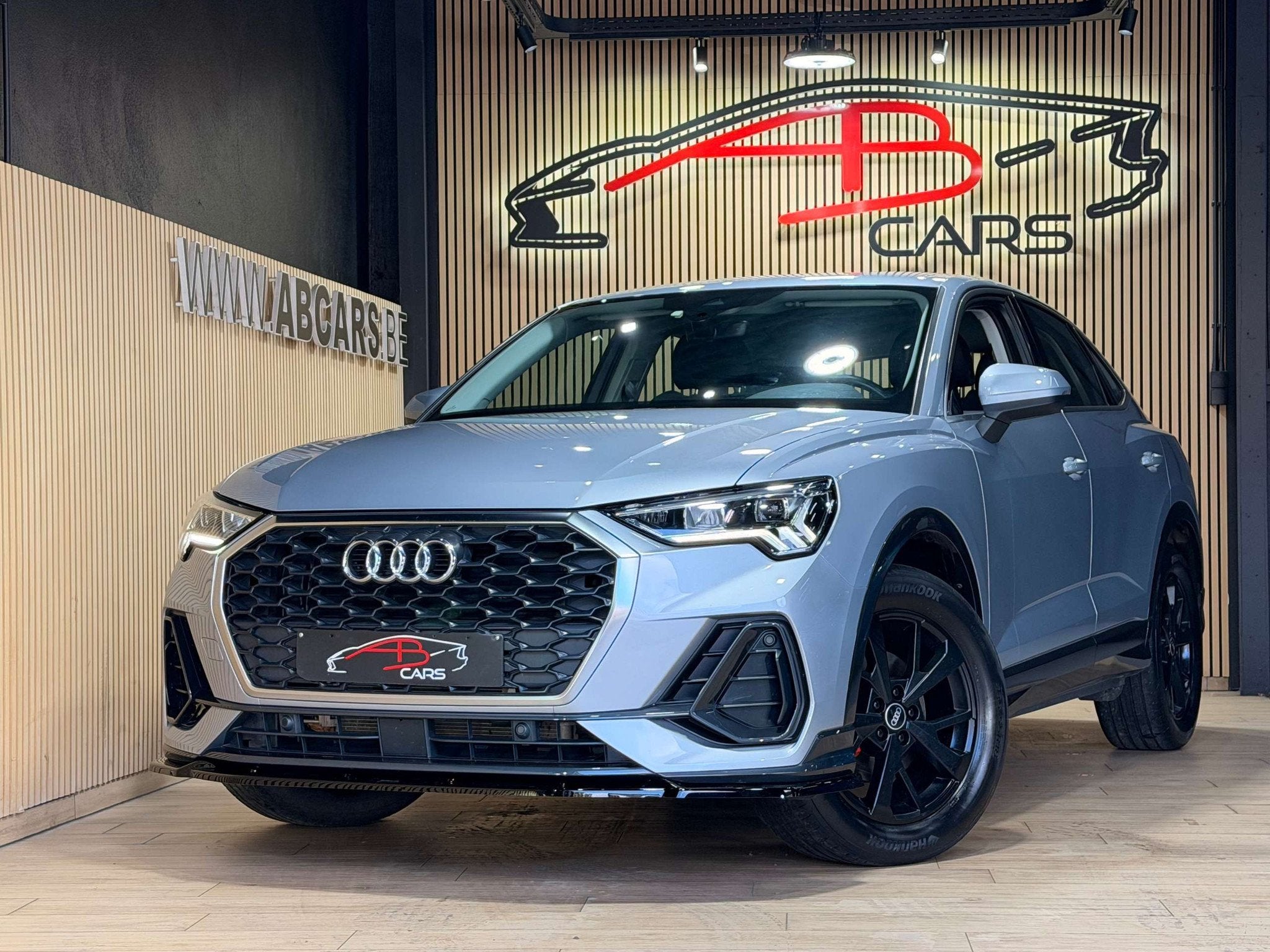 Audi Q3 Sportback * COUPE * 35 TFSI * LOOK S line * S tronic, Argent ou Gris, Achat, https://public.car-pass.be/vhr/e3086a92-9fb4-40b5-8bf8-0cf9ed5ca0e4