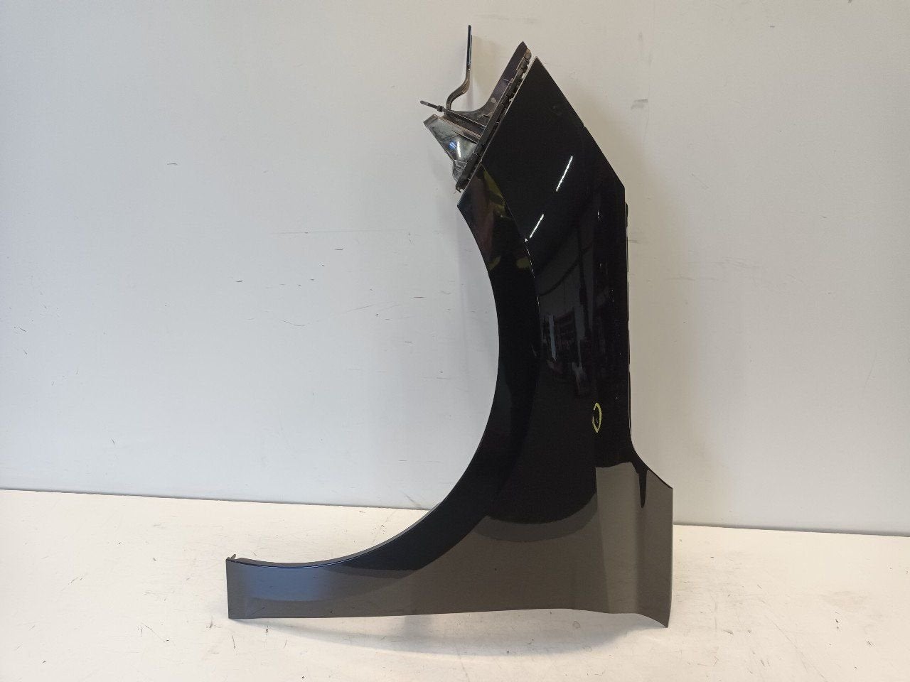 Voorscherm links Opel Corsa, Auto-onderdelen, Onderdelen@venauto.nl, Van der Ven Autorecycling B.V., Gebruikt, Ettenseweg 76, 4706 PB Roosendaal, The Netherlands