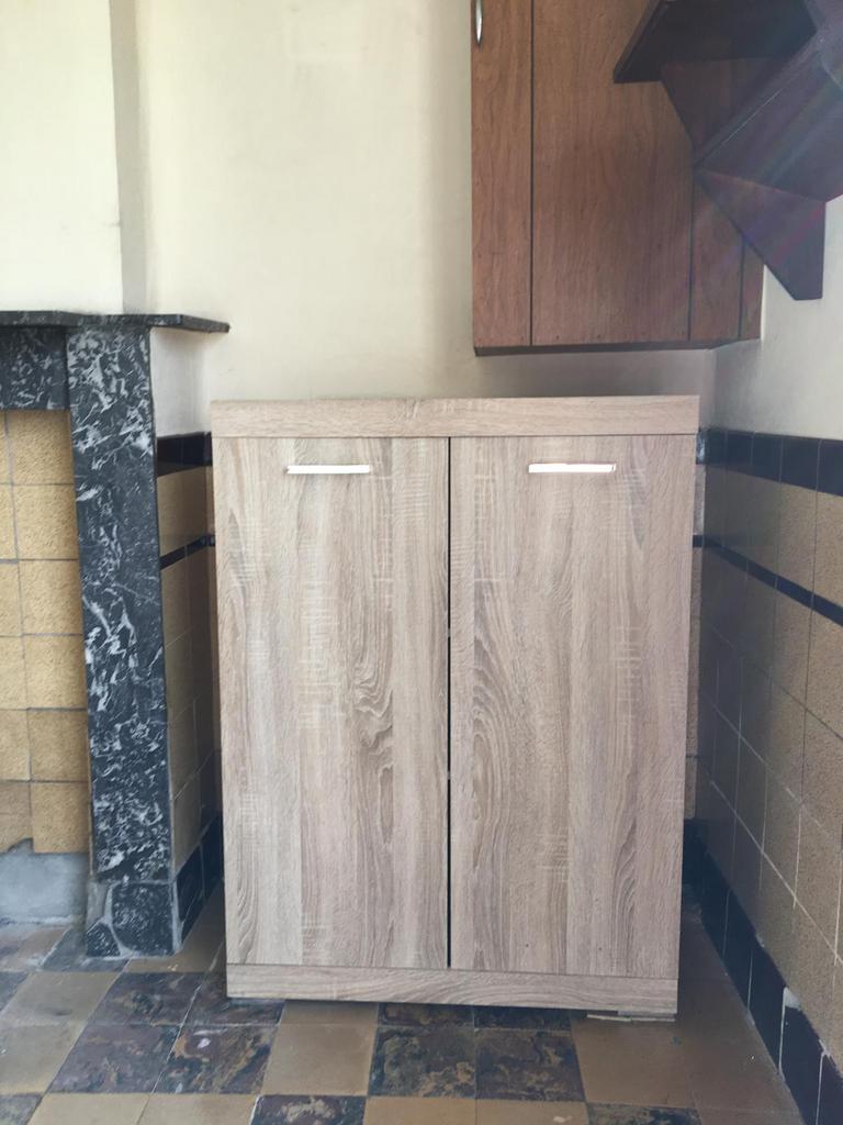 Moderne opbergkast met deuren, Ophalen, 100 tot 150 cm, 50 tot 100 cm, Zo goed als nieuw