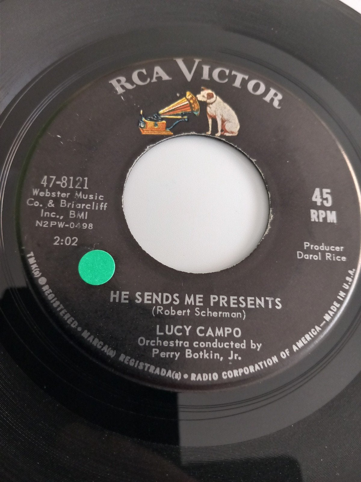 LUCY CAMPO .HE SENDS ME PRESENTS. OLDIES POP-CORN. US 45T, Enlèvement ou Envoi, Autres genres