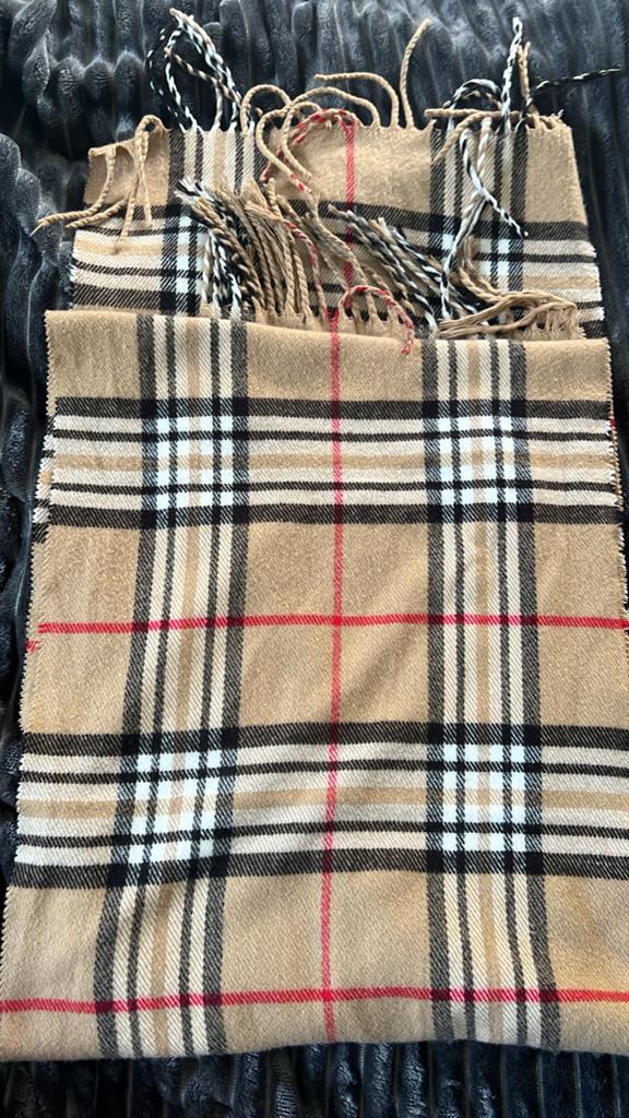Burberry sjaal, Ophalen of Verzenden, Zo goed als nieuw