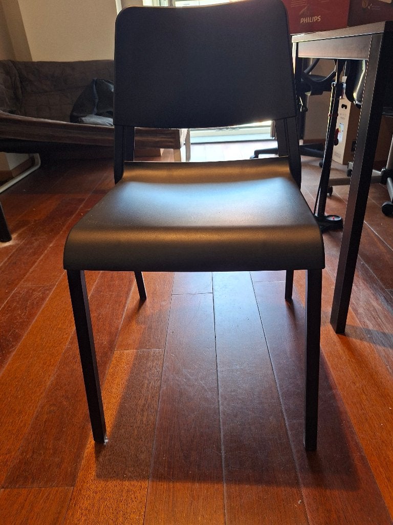 Ikea teodores stapelbare stoelen - ideaal voor op kot, Huis en Inrichting, Stoelen, Ophalen, Zo goed als nieuw, Zwart, Twee