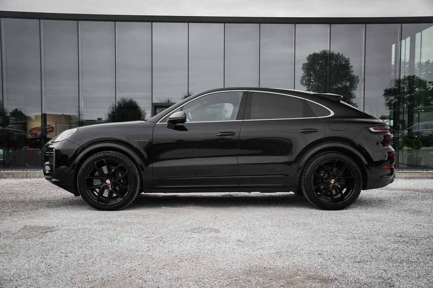 Porsche Cayenne Coupé Turbo Hybrid PDCC RearAxle Massage, Auto's, Automaat, Cayenne, Zwart, Leder