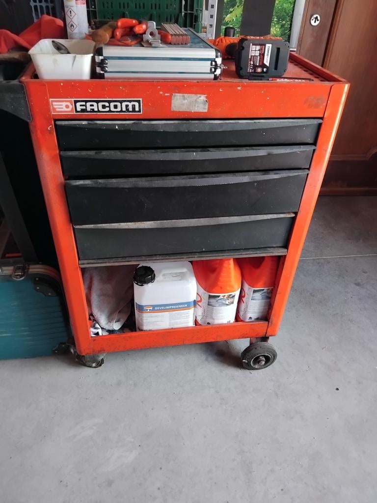 Facom materiaalkast, Ophalen