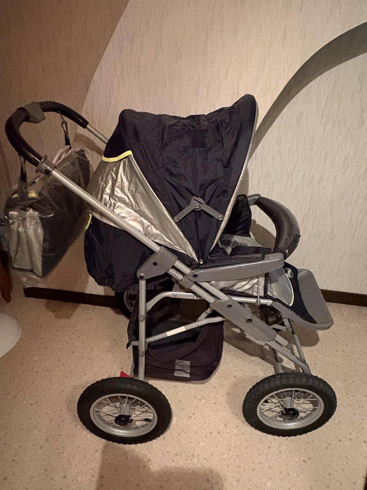 Bebecar plating, baby maxi cosi en babysitter, Kinderen en Baby's, Ophalen, Zo goed als nieuw