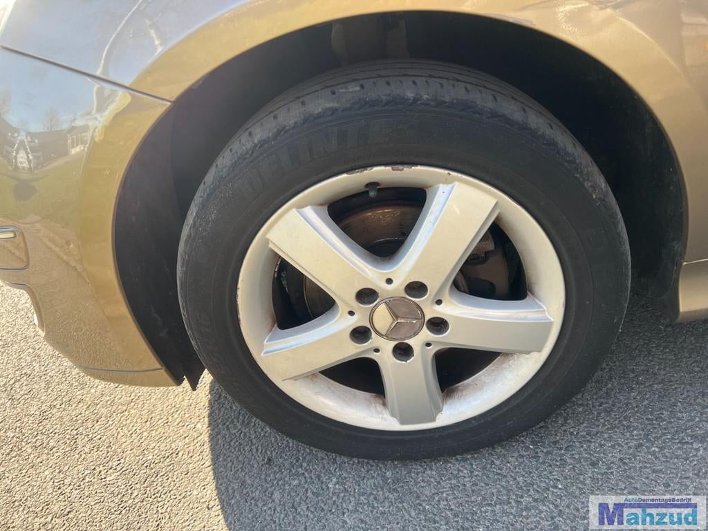 MERCEDES B KLASSE W245 velgen 5x112 66.6 16 inch, Gebruikt, Mercedes-Benz AG, Mercedesstrasse 120
70372  Stuttgart, DE, Band(en)
