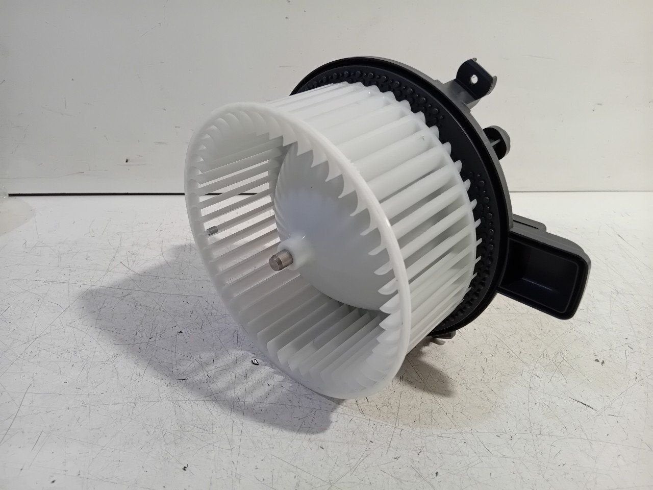 Kachel ventilator motor BMW iX, Auto-onderdelen, Onderdelen@venauto.nl, Van der Ven Autorecycling B.V., Gebruikt, Ettenseweg 76, 4706 PB Roosendaal, The Netherlands