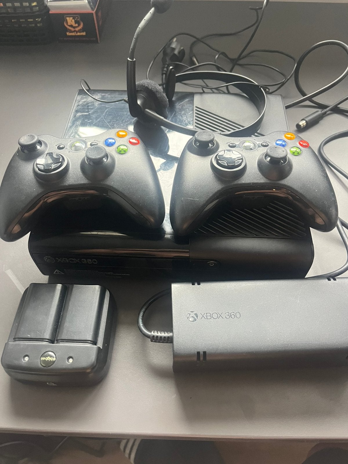 Xbox 360 Slim Compleet + 2 Controllers + Headset + 25 Games, TV, Hi-fi & Vidéo, Antennes paroboliques, Enlèvement ou Envoi, Comme neuf