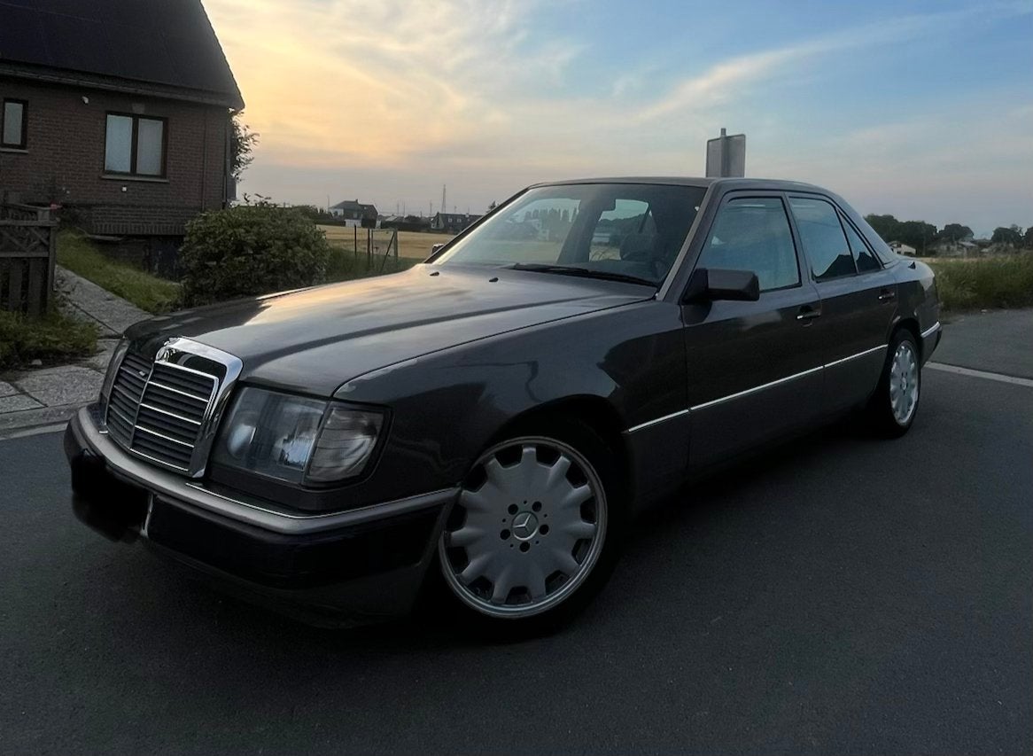 Mercedes w124 300D AUTOMATIQUE, Auto's, Automaat, Particulier, Te koop, Open dak