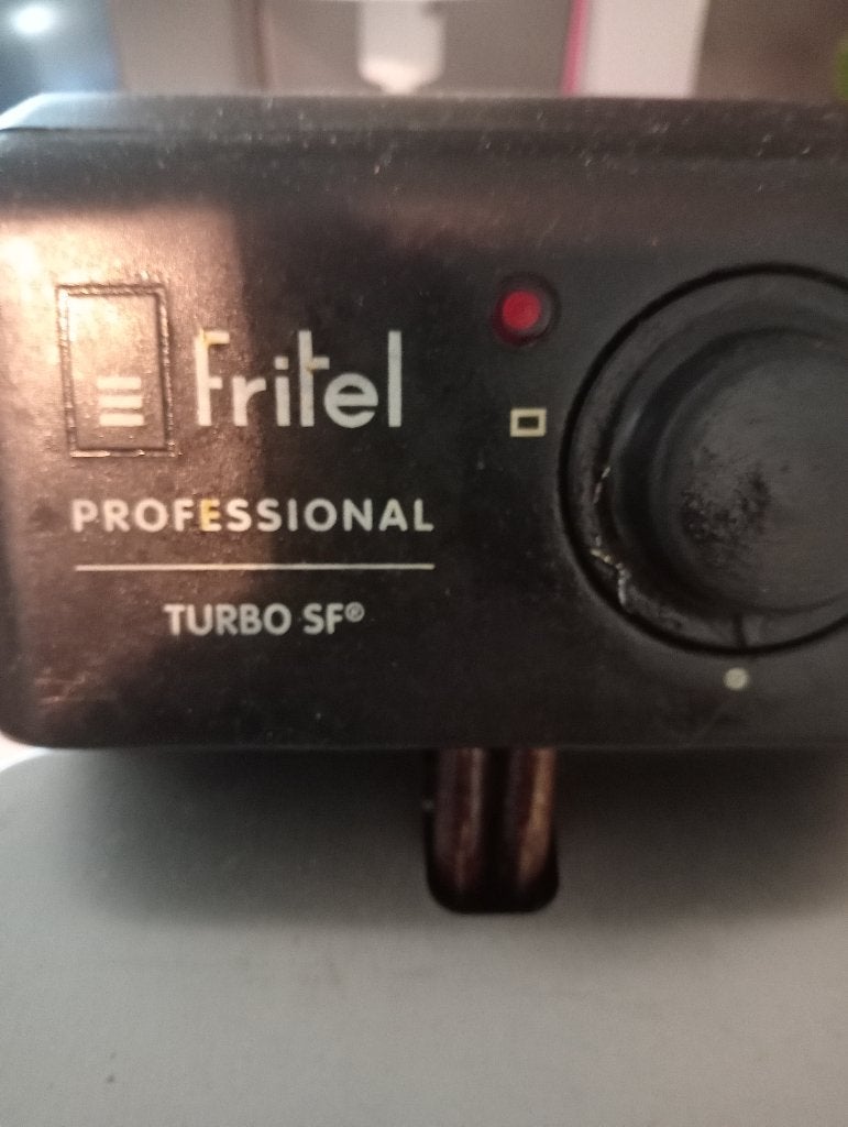 Elektrische frietketel Fritel, Elektronische apparatuur, 3 tot 4 liter, Ophalen, Gebruikt, Uitneembare binnenpan