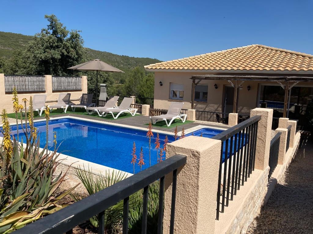 Spanje vakantiehuis te huur 18juli-1 augustus, 4 of meer slaapkamers, In bergen of heuvels, Landelijk, Wasmachine