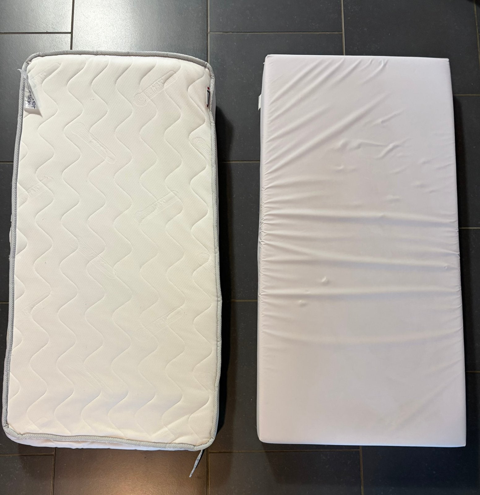 2 matelas imperméable 60x120cm, Enlèvement, Comme neuf
