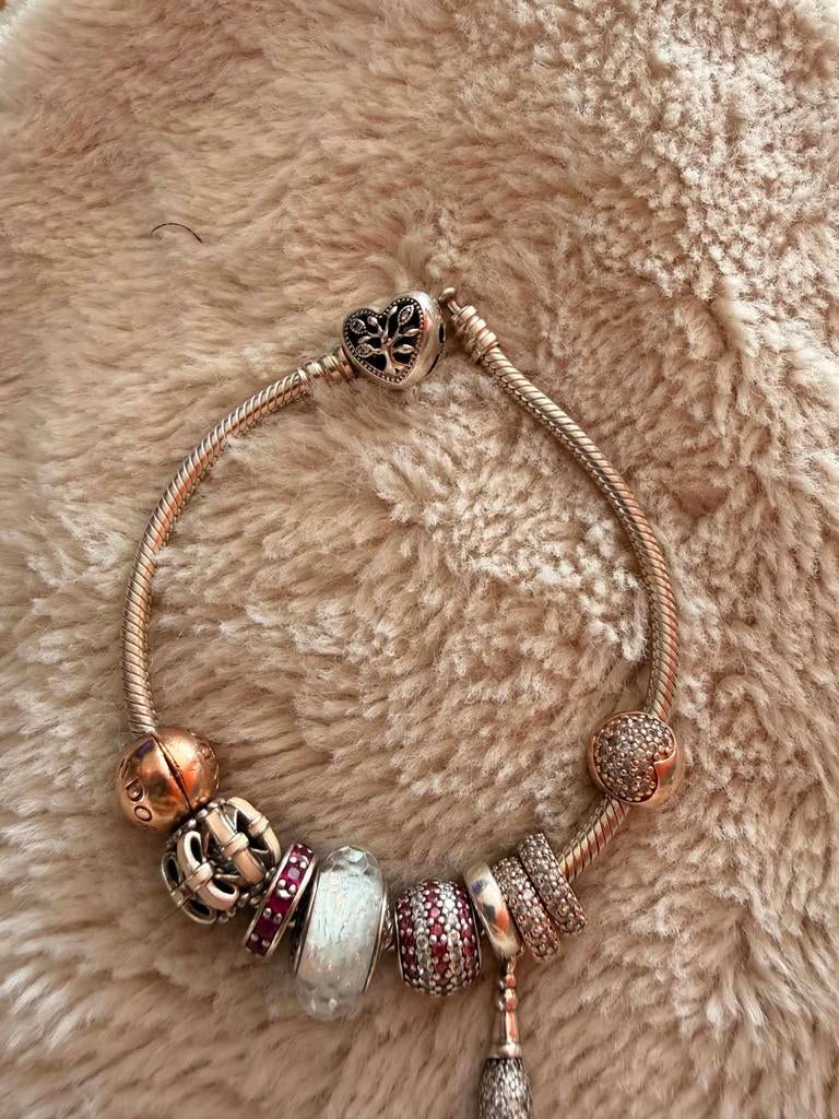 Armband van pandora met 9 bedels, Handtassen en Accessoires, Overige kleuren, Ophalen of Verzenden, Zo goed als nieuw, Met bedels of kralen