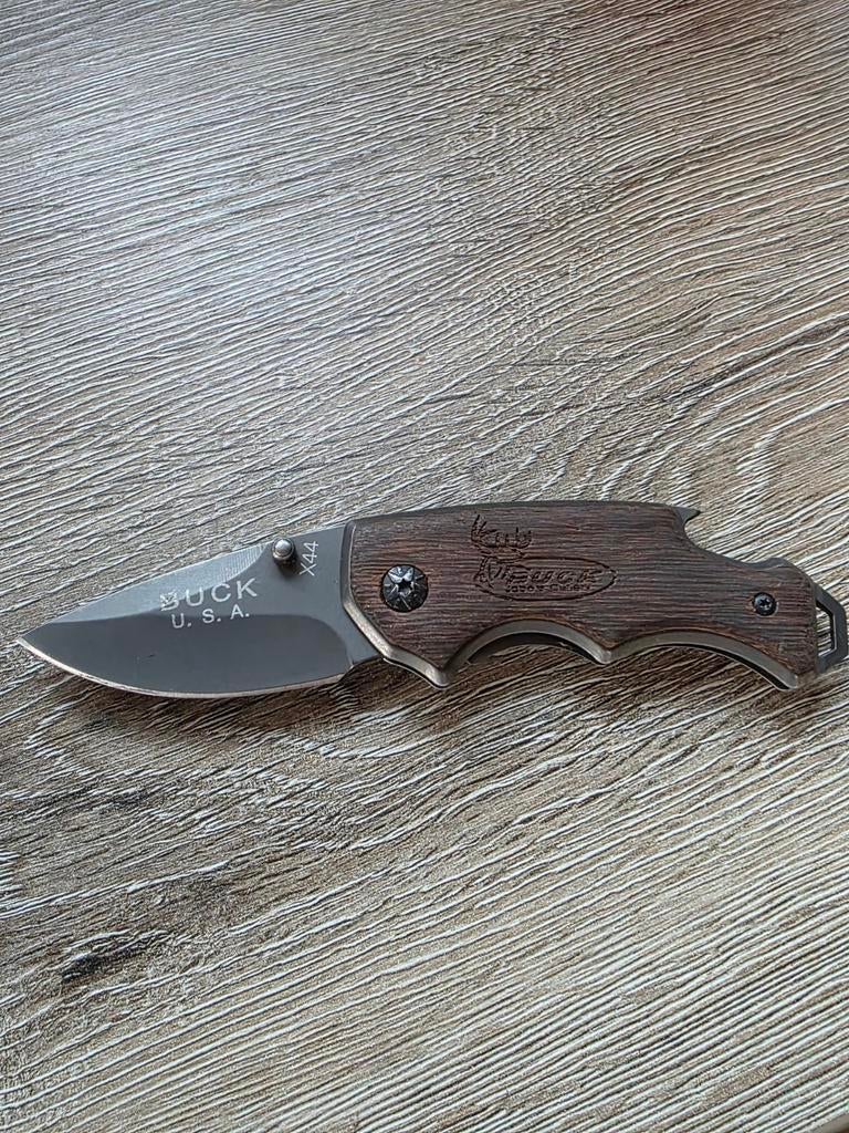 Buck  usa, Enlèvement