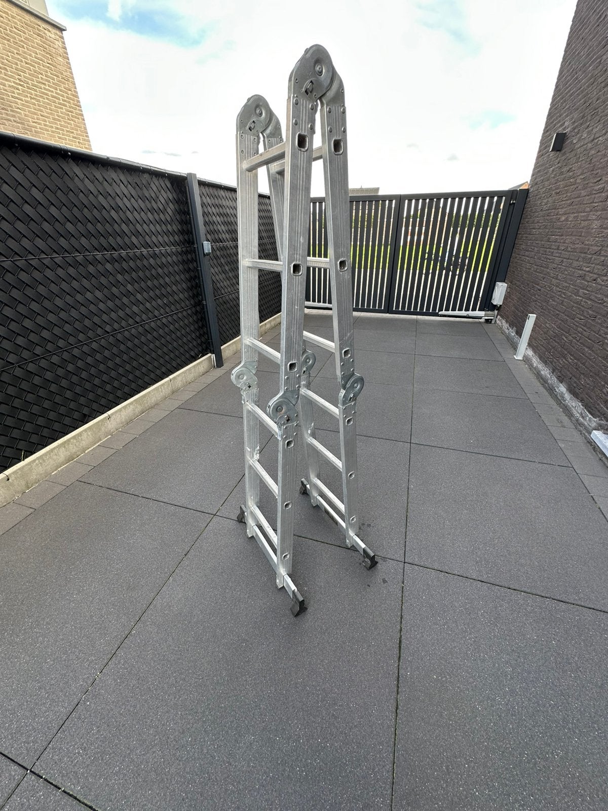 Starcko multifunctionele aluminium vouwladder 4x3, Doe-het-zelf en Bouw, Ophalen, Zo goed als nieuw, Ladder