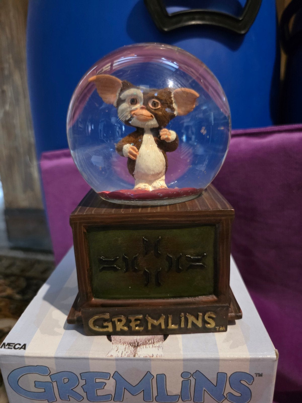 Gremlins Guizmo Boule a neige, Enlèvement