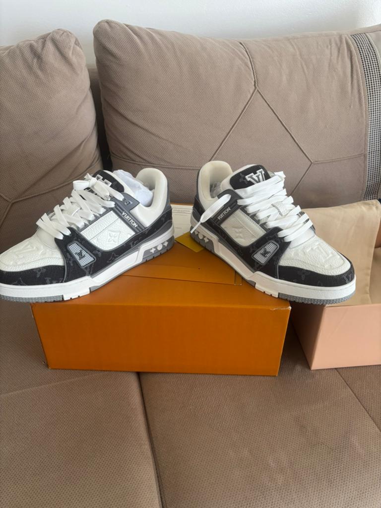 Lv traines zwart grijs, Handtassen en Accessoires, Portemonnees, Ophalen, Nieuw, Zwart