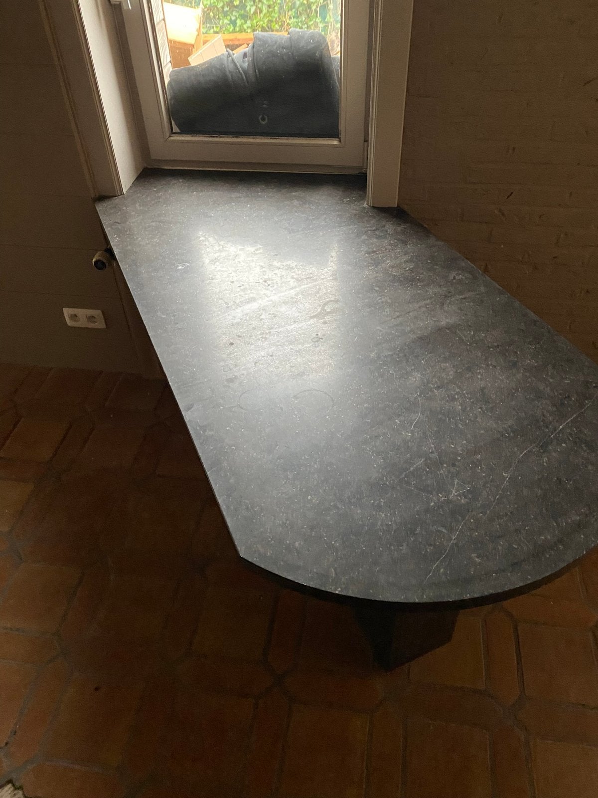 Vol stenen tafel, Huis en Inrichting, Ophalen, Zo goed als nieuw