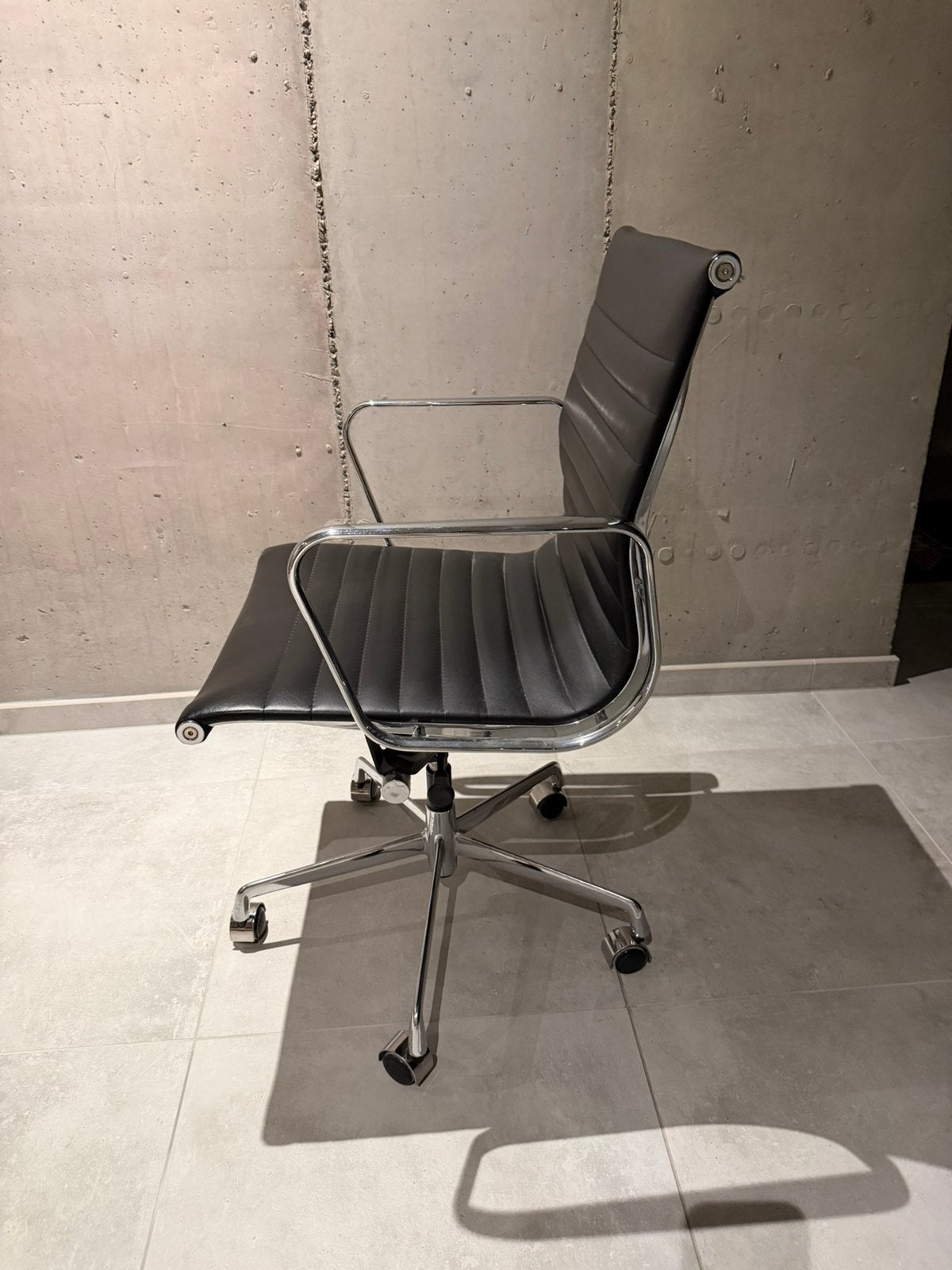 Chaise de bureau noire, Enlèvement, Comme neuf, Chaise de bureau