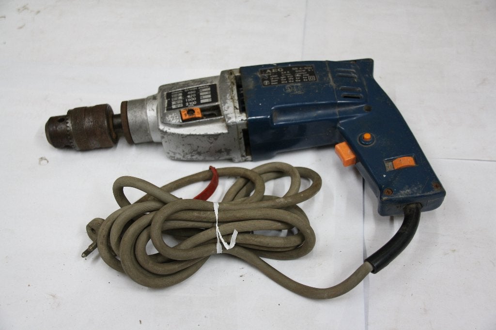 Handboormachine 220 volt merk AEG, Ophalen of Verzenden, Gebruikt