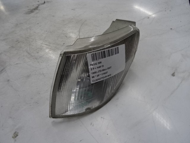 CLIGNOTANT AVANT GAUCHE Peugeot 306 (7A / C/S), Utilisé, Peugeot