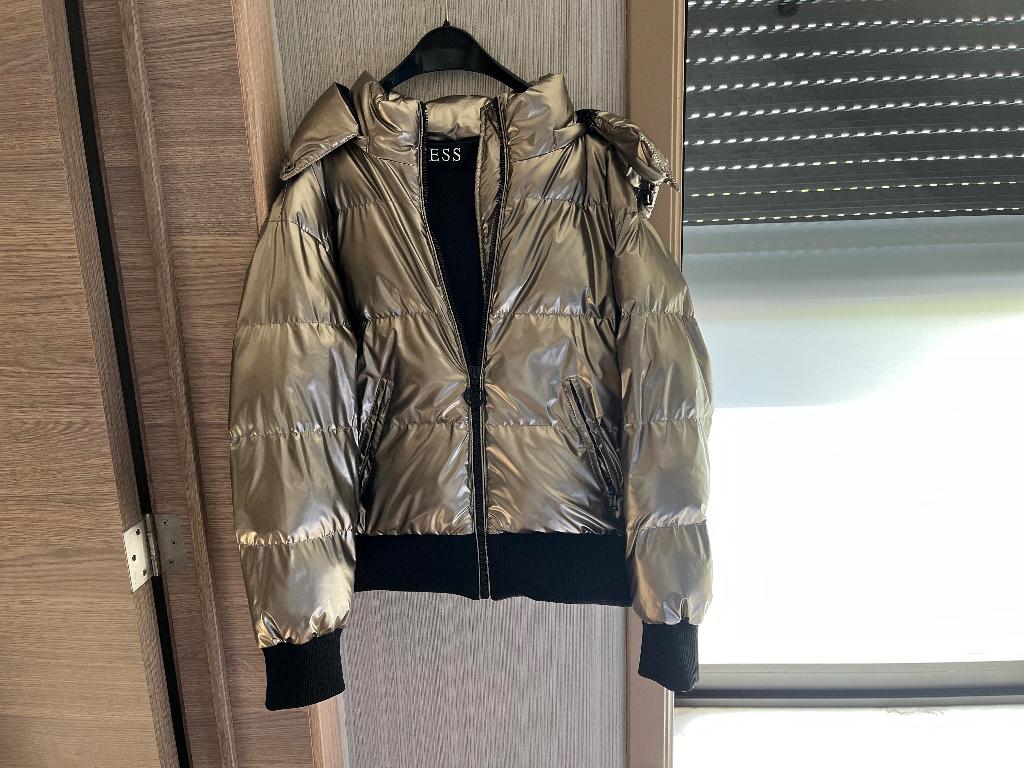 Guess winterjas, Ophalen, Zo goed als nieuw, Maat 34 (XS) of kleiner, Overige kleuren