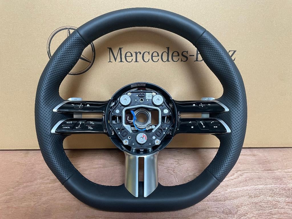 LE VOLANT MERCEDES AMG S'ADAPTE À PLUSIEURS MODÈLES, Enlèvement ou Envoi, Neuf, Mercedes-Benz