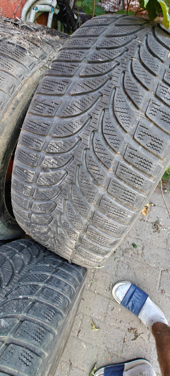pneus hiver Bridgestone 4x4 255 50 20, Enlèvement
