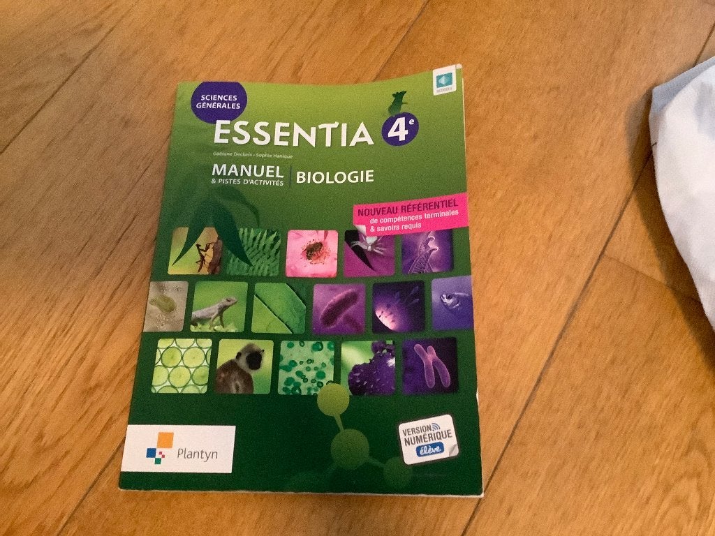 Manuel scolaire essentia 4eme biologie, Enlèvement, Comme neuf, Édition Plantyn