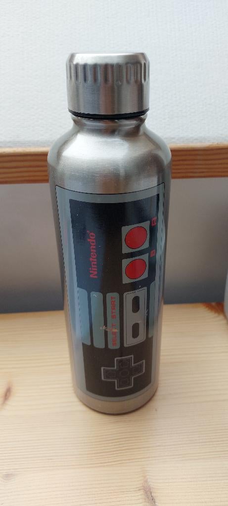 Nintendo NES retro roestvrijstalen fles, Ophalen