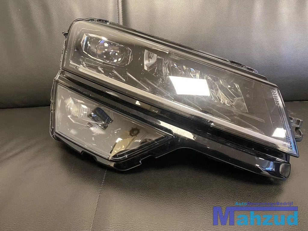 2020 SKODA KODIAQ Rechts koplamp 7P5941591AJ 57D941016D, Tr. Vaclava Klementa 869
293 01  Mlada Boleslav, CZ, Skoda, Skoda Auto a.s.