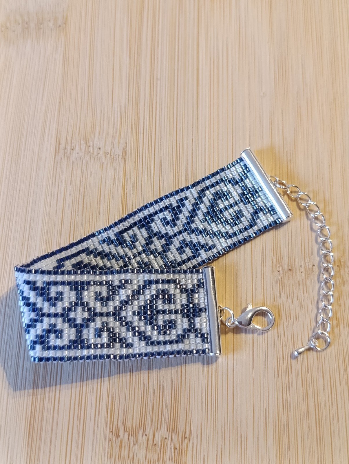 Bracelet femme blanc et bleu en tissage de perles ajustable, Verzenden, Zo goed als nieuw, Blauw, Met parel