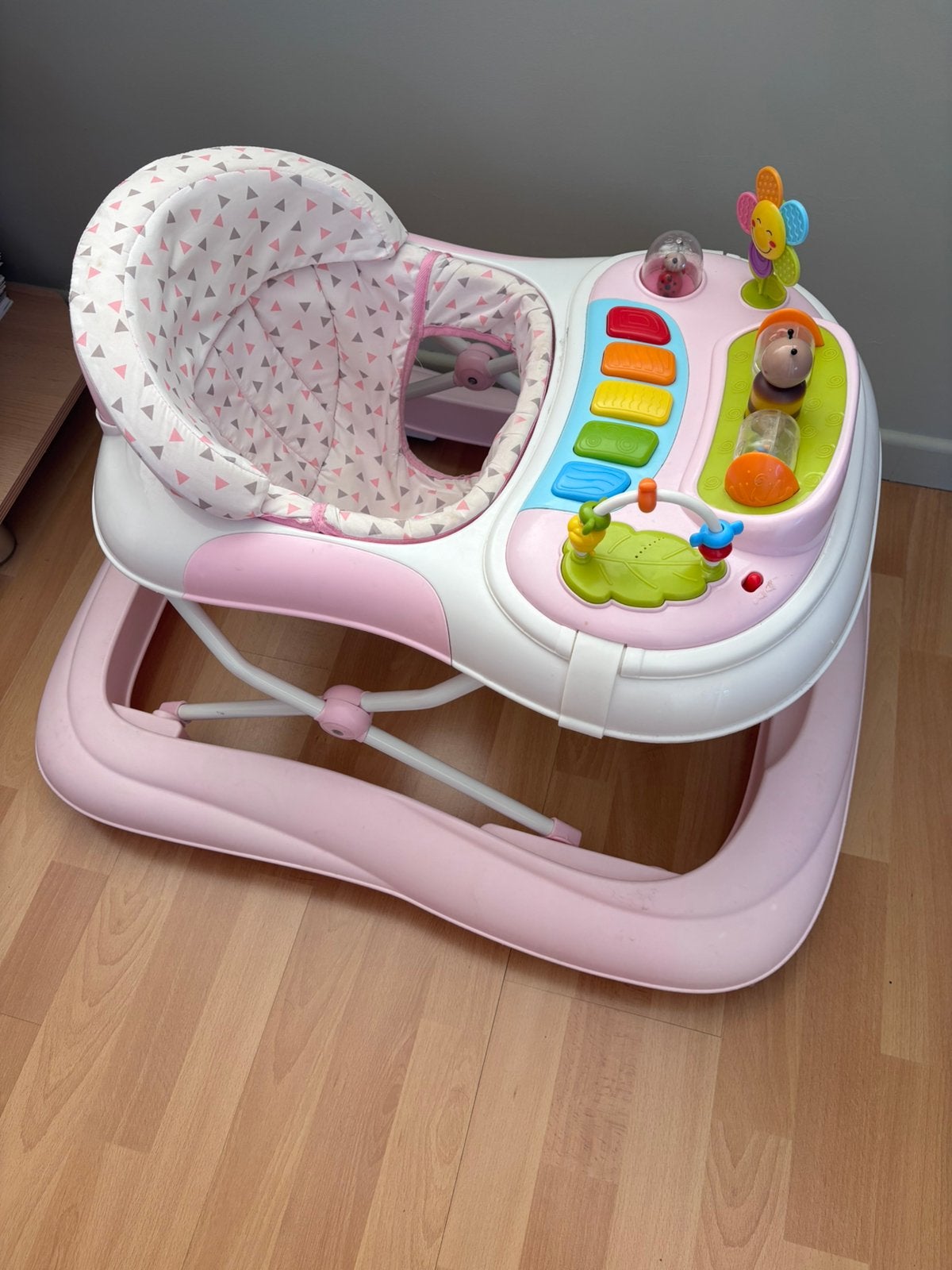 Loopstoel Q-cooper Qute in roze, Enfants & Bébés, Jouets | Jouets de bébé, Enlèvement