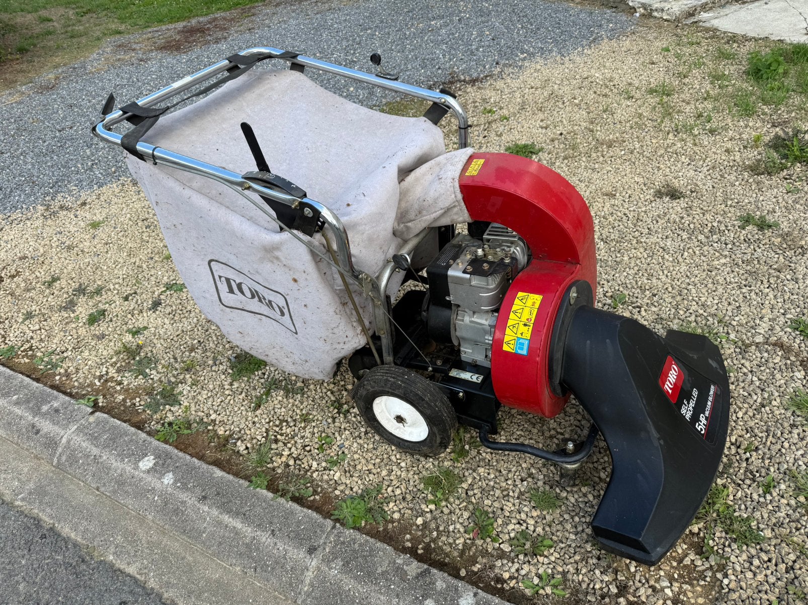 Aspirateur broyeur de feuilles toro 5 ch tracté, Enlèvement, Comme neuf