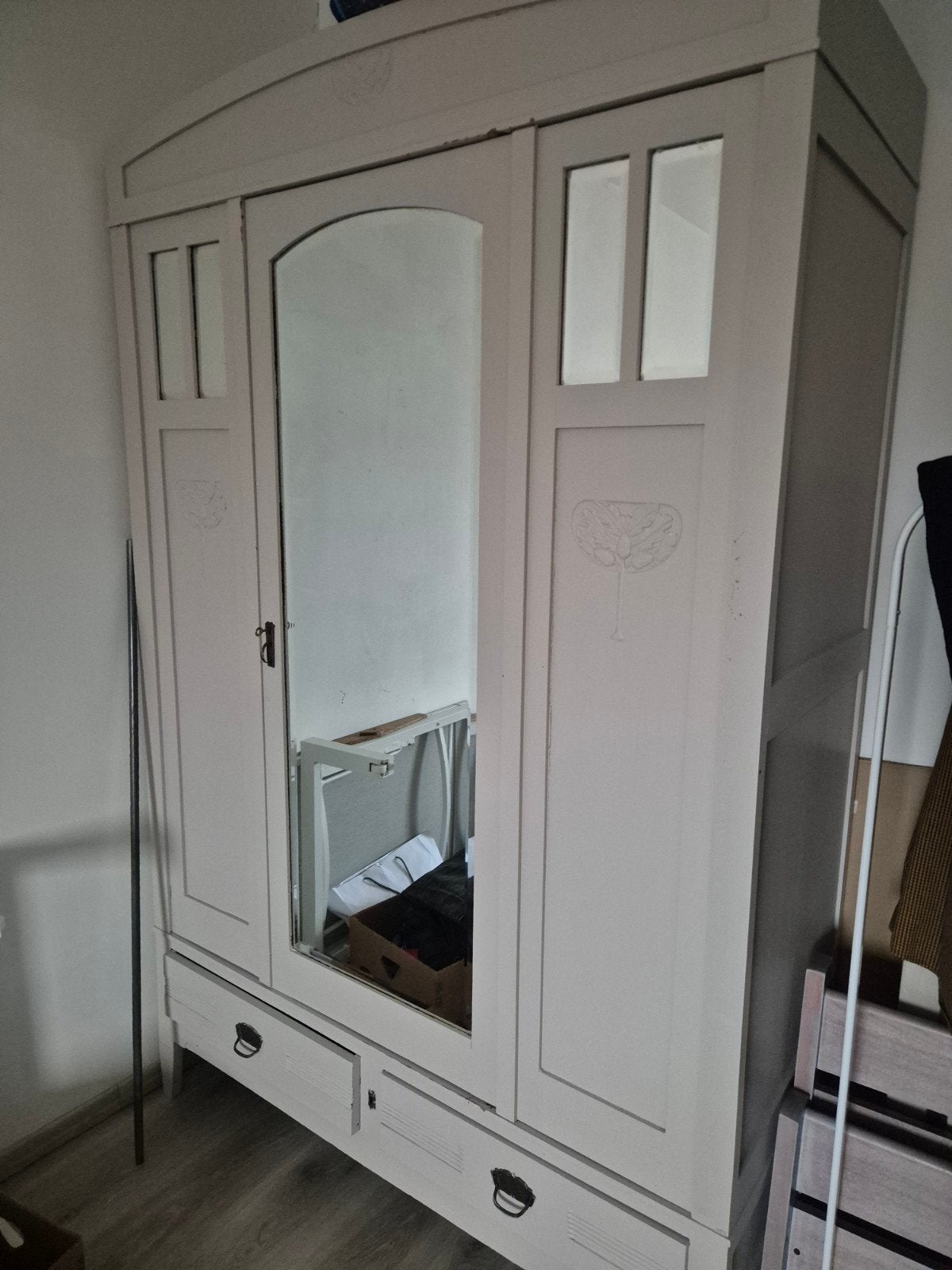 oude kleerkas met hangbar binnenin en 2 laden, Huis en Inrichting, Ophalen