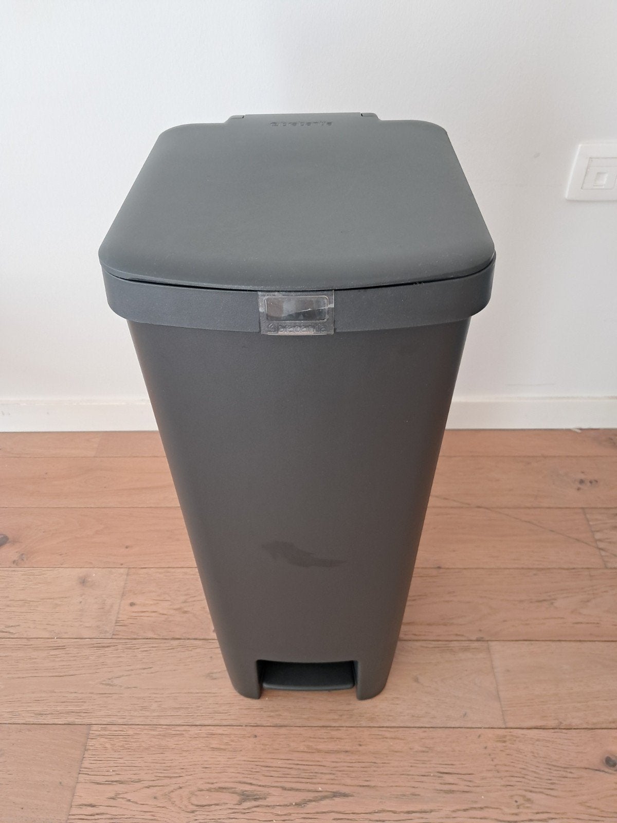 URGENT ! Poubelle Brabantia StepUp à pédale 40l gris foncé -, 50 – 75, À pédale, 40 litres ou plus, Enlèvement