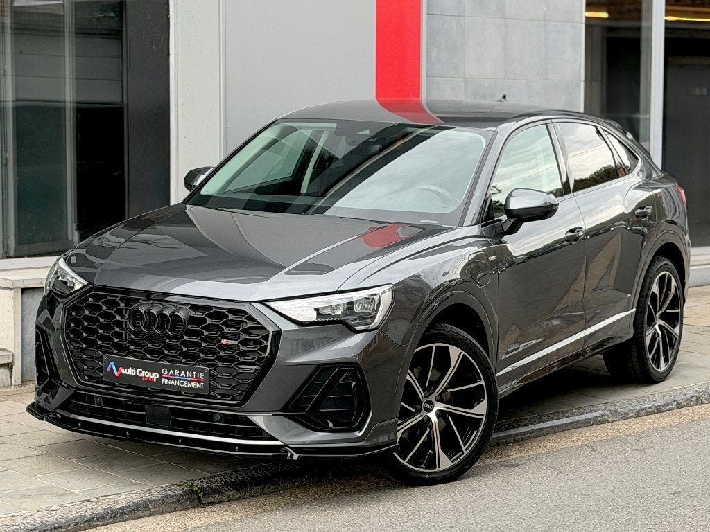 Audi Q3 Sportback Coupe 45 TFSie*S-Line*1 jaar garantie*, Automaat, Leder, SUV of Terreinwagen, Zilver of Grijs