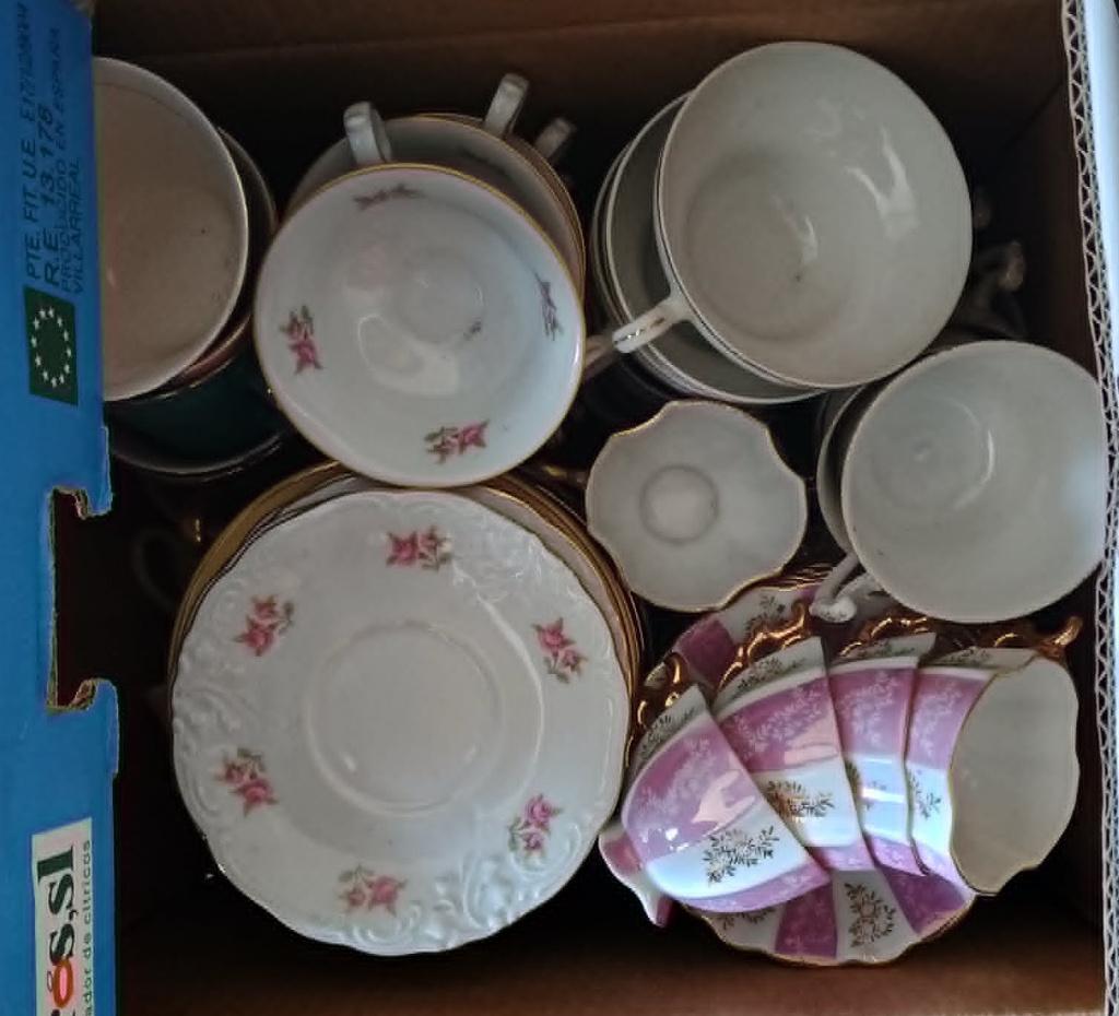 Lot brocante (15 caisses) - Verres, vaisselle ancienne..., Enlèvement, Utilisé