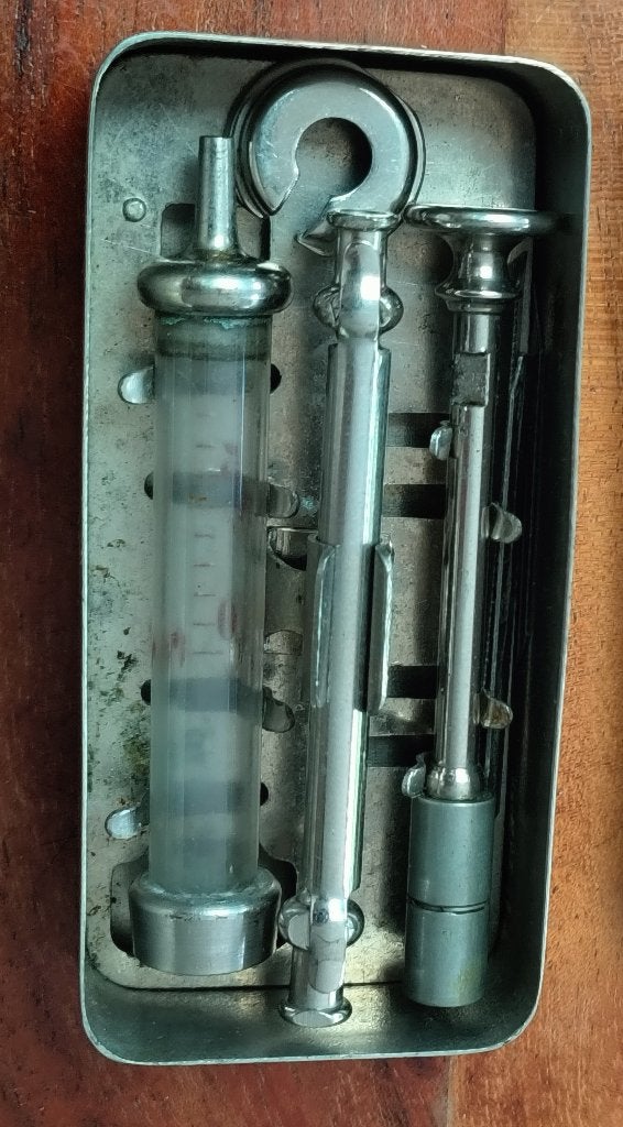 Vintage herbruikbare medische spuit voor hypodermie, Ophalen of Verzenden