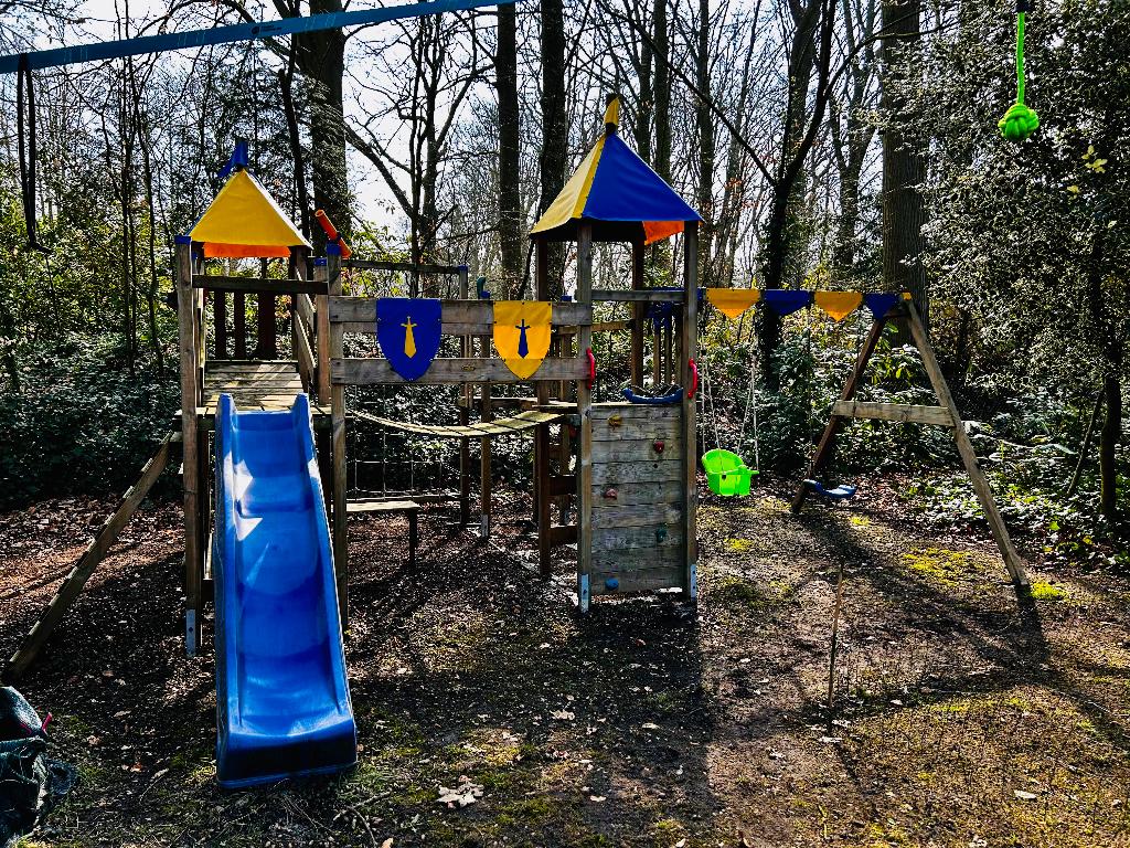 Speeltoestel Wickey kasteel met 4 torens en bruggen, Kinderen en Baby's, Speelgoed | Buiten | Speeltoestellen, Ophalen, Gebruikt