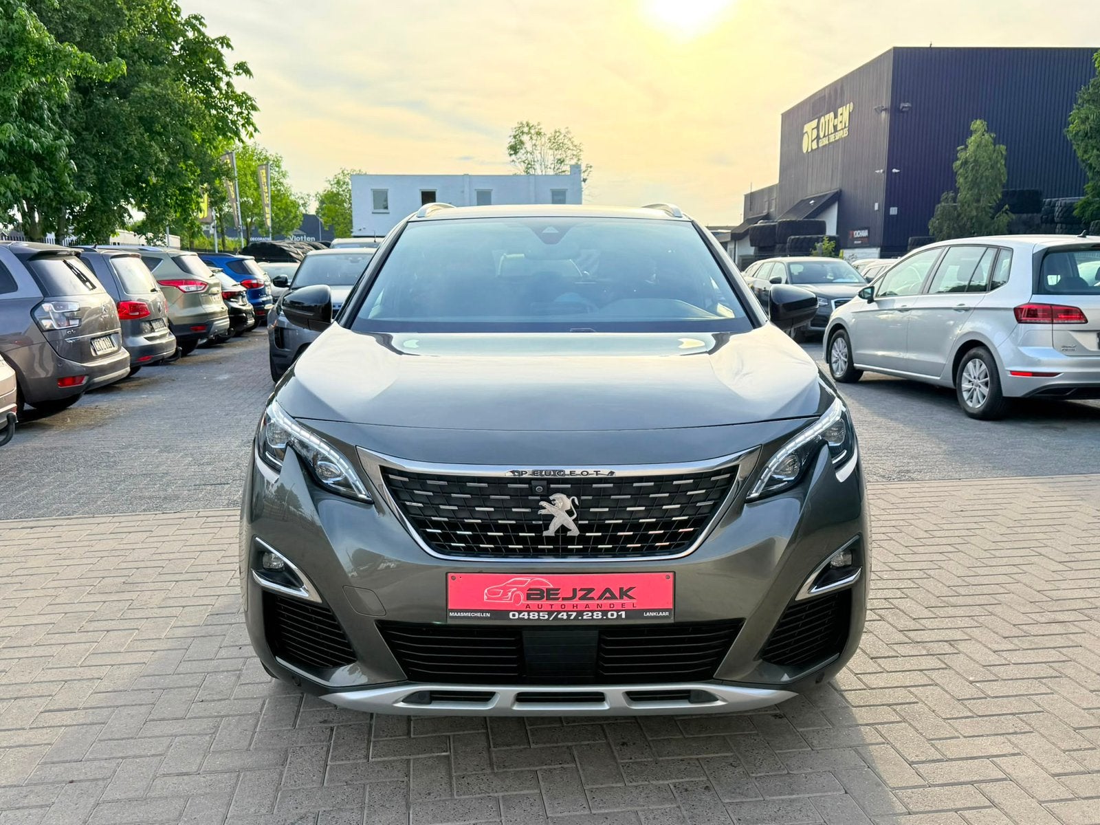 Peugeot 5008 GT line 130pk Automaat 7pl 1j Garantie, Automaat, Euro 6, Bedrijf, Te koop