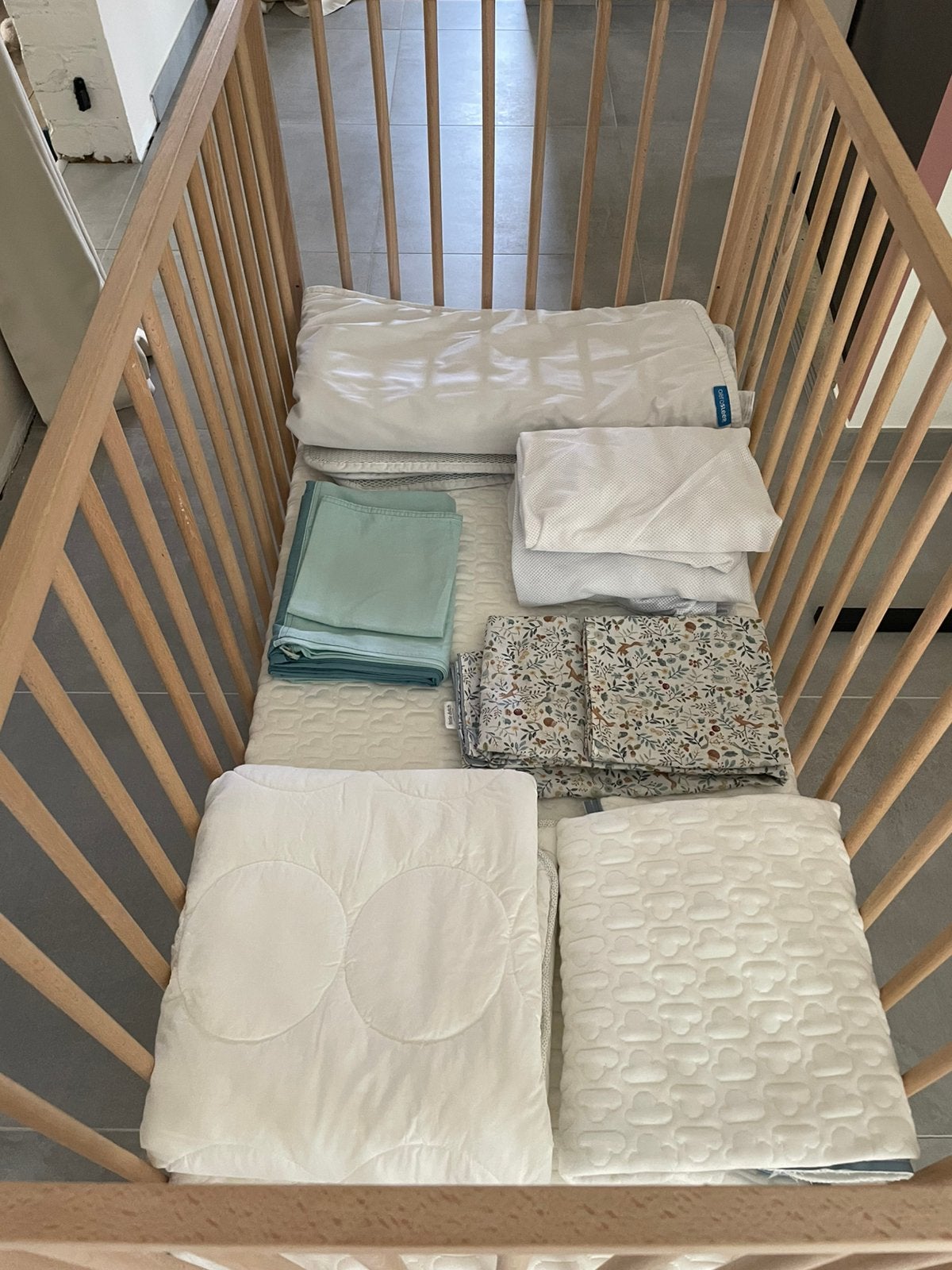 Compleet Babybed + toebehoren Aerosleep, Kinderen en Baby's, Ophalen, Zo goed als nieuw, Matras